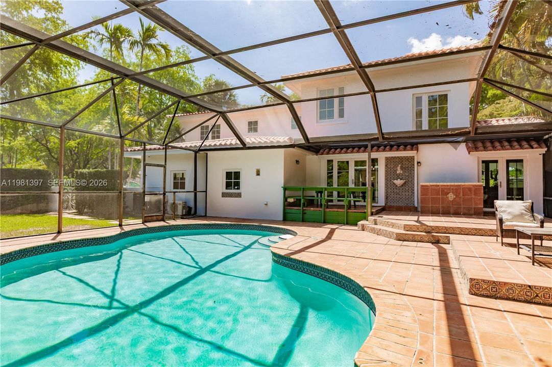 Activo con contrato: $3,249,999 (6 camas, 4 baños, 3202 Pies cuadrados)