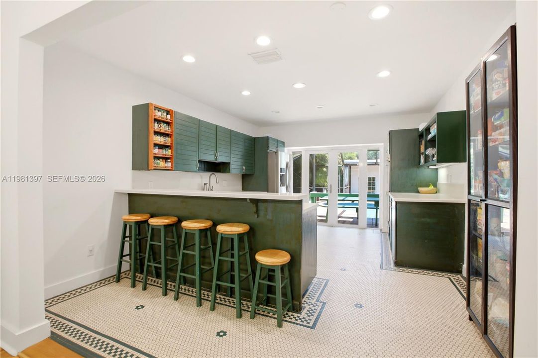 Activo con contrato: $3,249,999 (6 camas, 4 baños, 3202 Pies cuadrados)