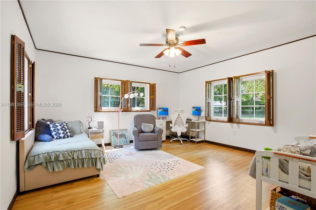 Activo con contrato: $3,249,999 (6 camas, 4 baños, 3202 Pies cuadrados)