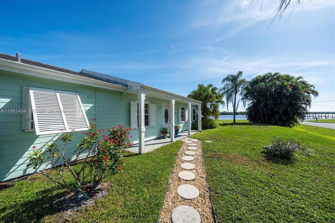 En Venta: $1,150,000 (2 camas, 2 baños, 1363 Pies cuadrados)