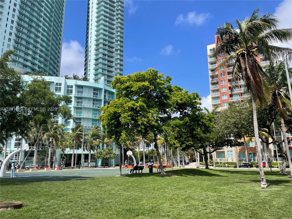 En Venta: $549,900 (2 camas, 2 baños, 1048 Pies cuadrados)