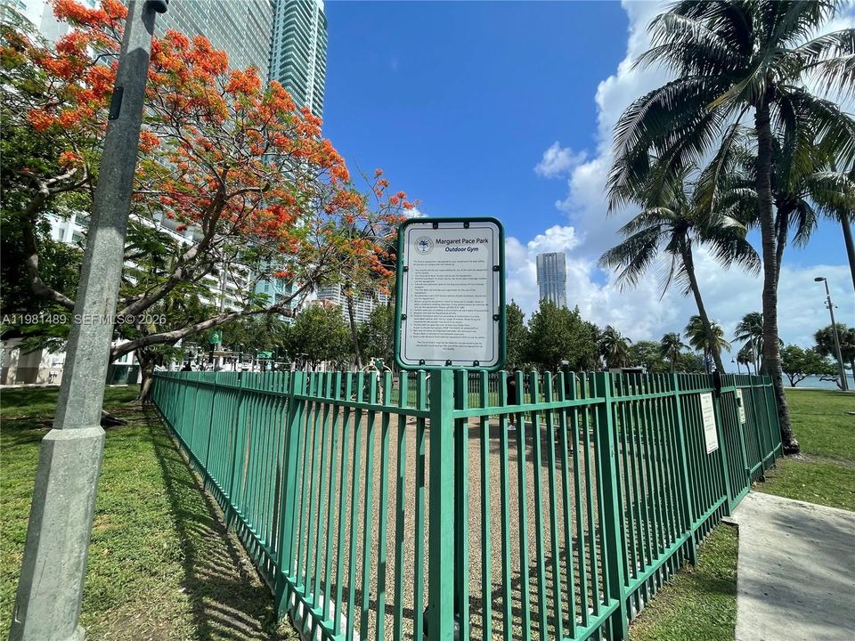 En Venta: $549,900 (2 camas, 2 baños, 1048 Pies cuadrados)