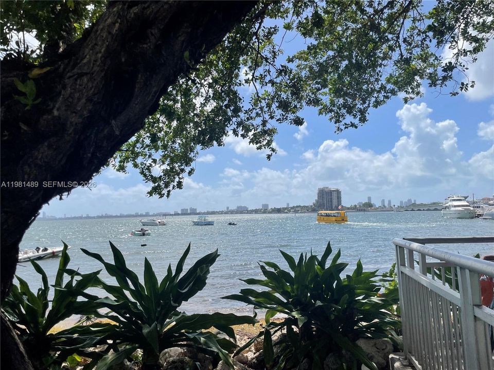 En Venta: $549,900 (2 camas, 2 baños, 1048 Pies cuadrados)