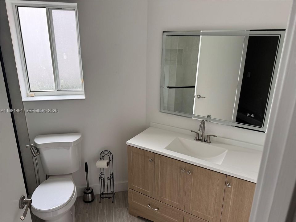 For Sale: $470,000 (2 beds, 2 baths, 1247 Square Feet)