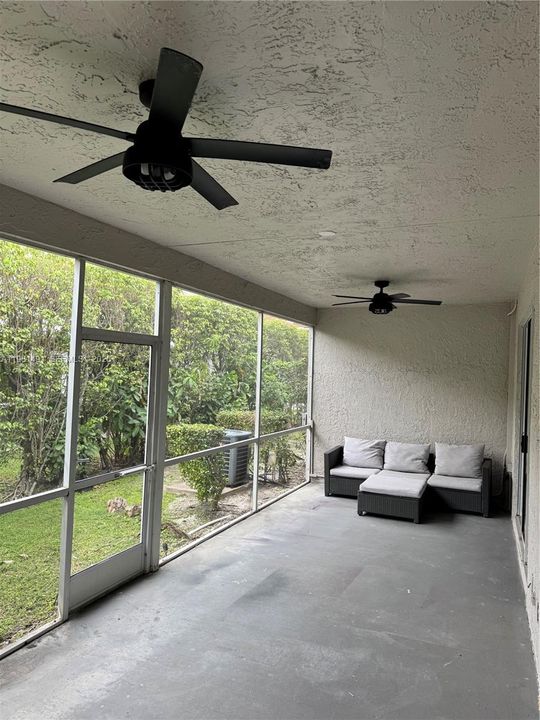 For Sale: $470,000 (2 beds, 2 baths, 1247 Square Feet)