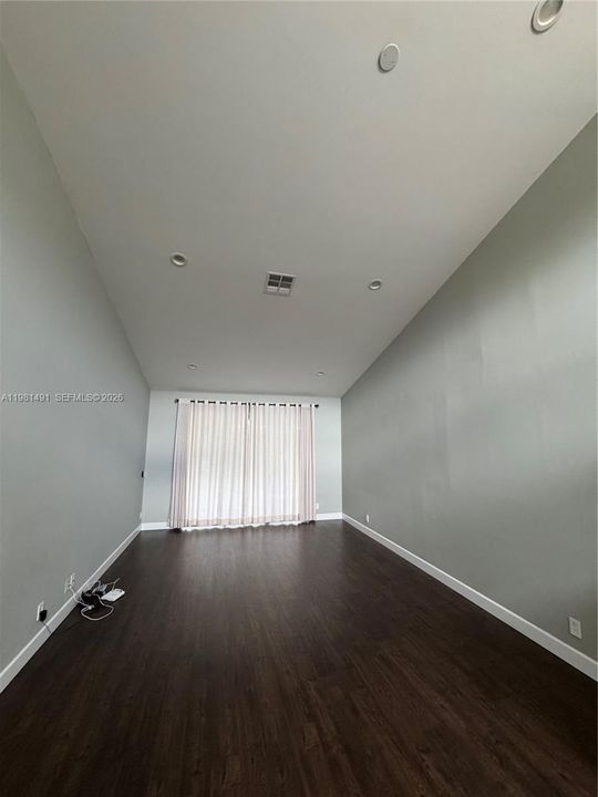 For Sale: $470,000 (2 beds, 2 baths, 1247 Square Feet)