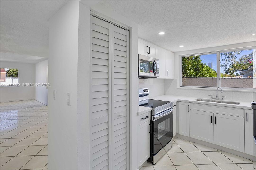 For Sale: $1,399,000 (0 beds, 0 baths, 4350 Square Feet)