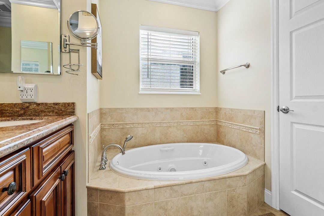 027-899GranadaDrive-BocaRaton-FL-33432-S