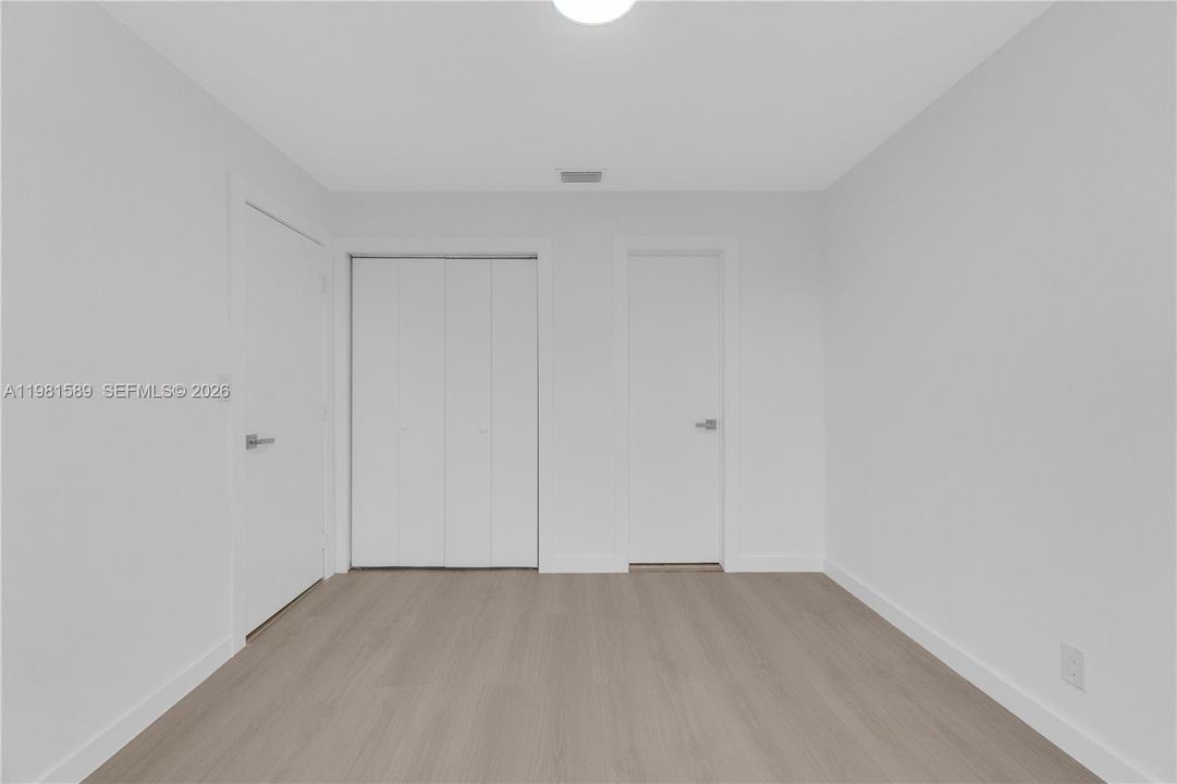 На продажу: $349,999 (4 спален, 2 ванн, 1380 Квадратных фут)