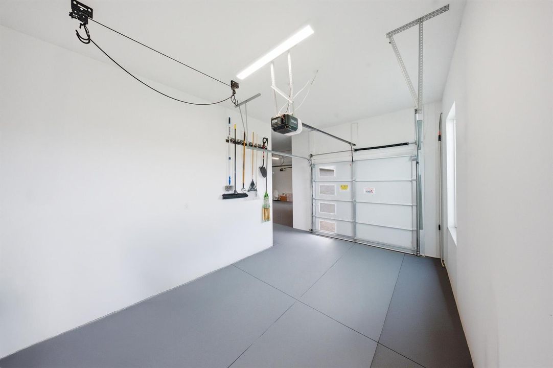 3rd car garage additional view