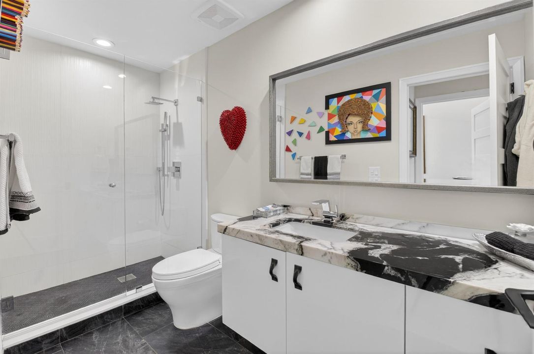 2ND BATHROOM