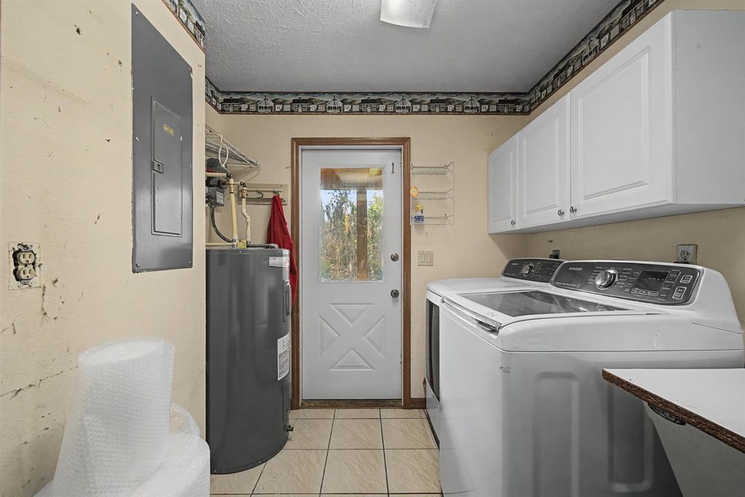 interior - laundry 1