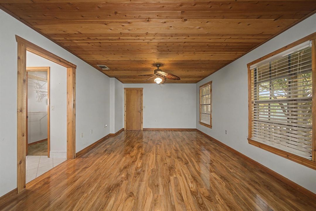 interior - master bedroom 3