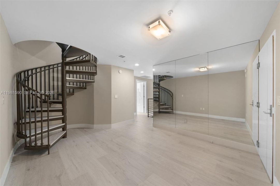For Sale: $3,800,000 (5 beds, 5 baths, 3004 Square Feet)
