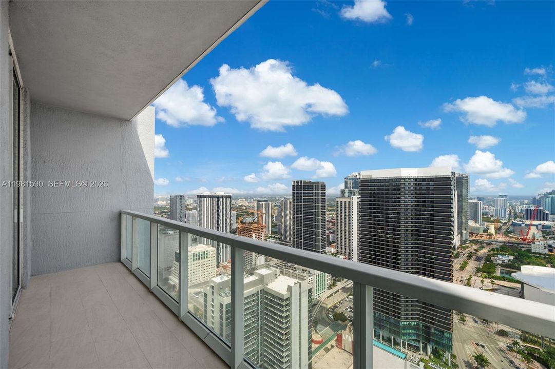 For Sale: $3,800,000 (5 beds, 5 baths, 3004 Square Feet)