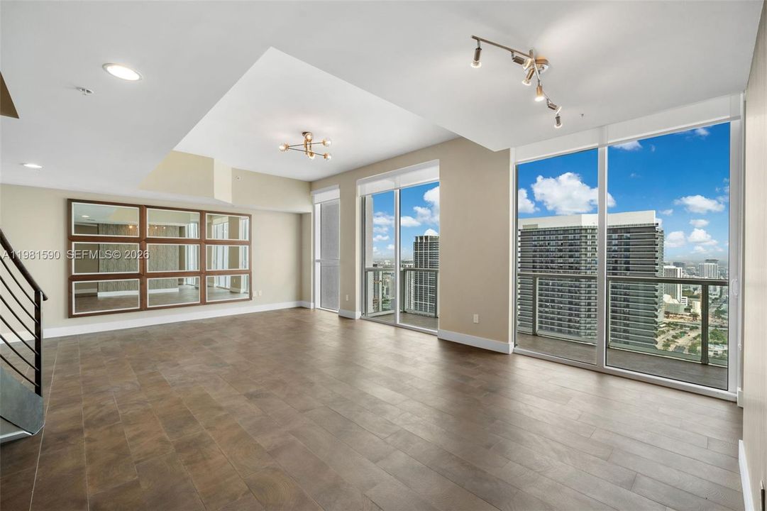 For Sale: $3,800,000 (5 beds, 5 baths, 3004 Square Feet)