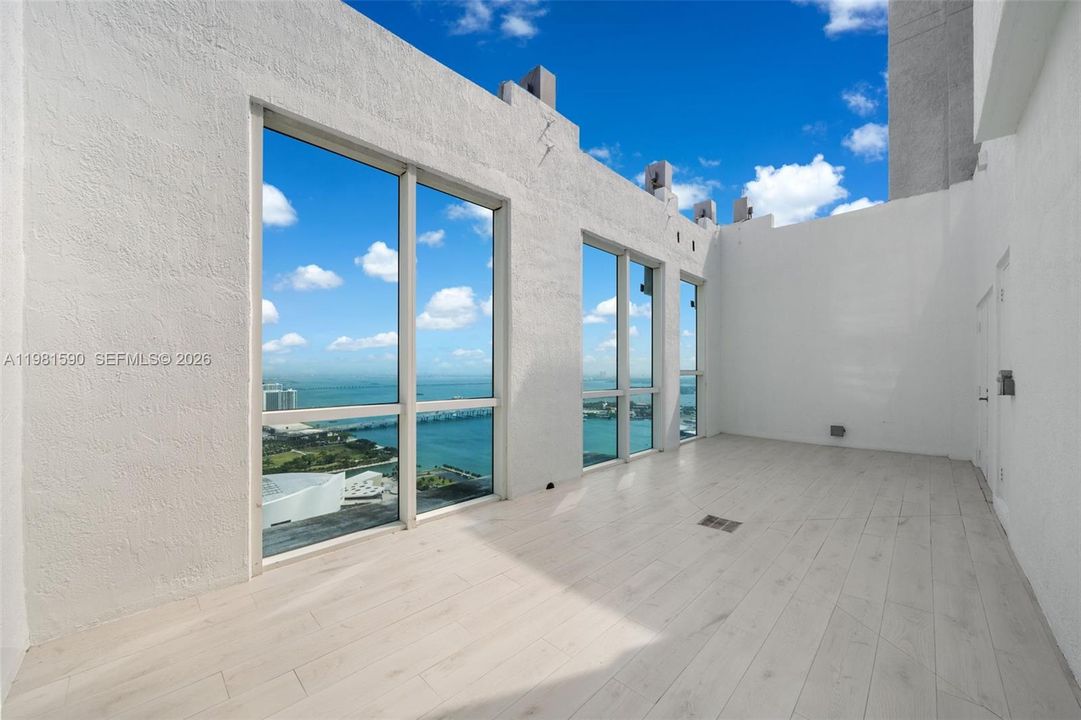 For Sale: $3,800,000 (5 beds, 5 baths, 3004 Square Feet)