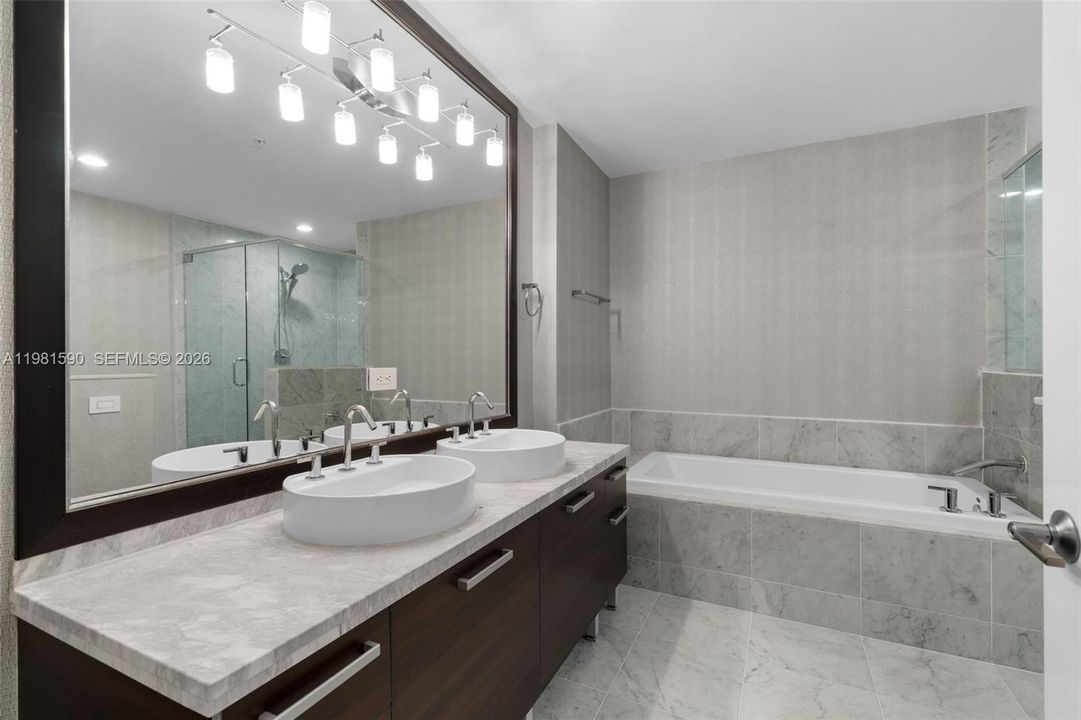 For Sale: $3,800,000 (5 beds, 5 baths, 3004 Square Feet)