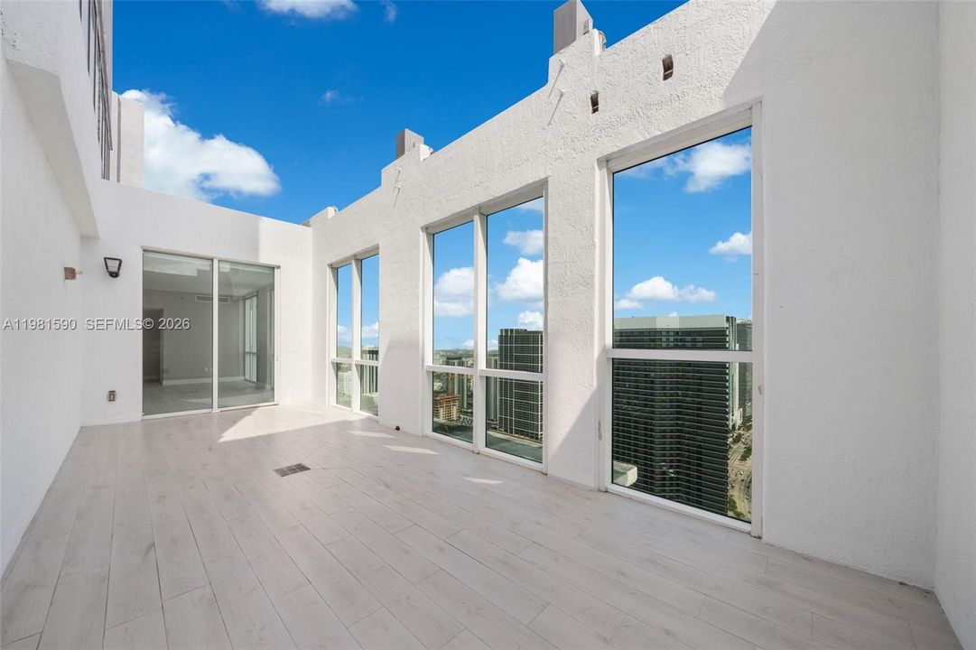 For Sale: $3,800,000 (5 beds, 5 baths, 3004 Square Feet)