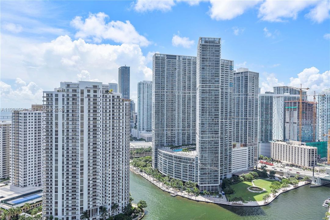 For Sale: $703,000 (2 beds, 2 baths, 1227 Square Feet)