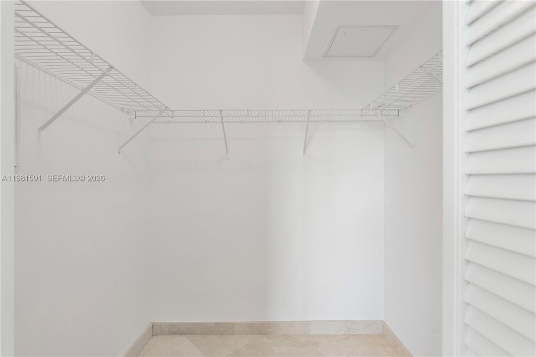 For Sale: $703,000 (2 beds, 2 baths, 1227 Square Feet)