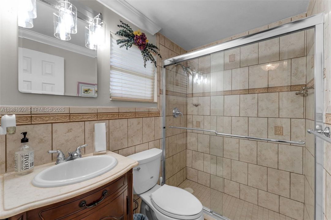 For Sale: $450,000 (4 beds, 3 baths, 1934 Square Feet)