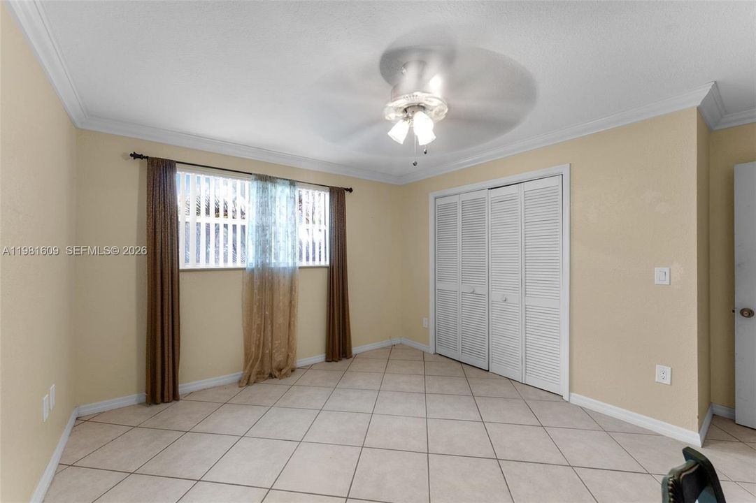 For Sale: $450,000 (4 beds, 3 baths, 1934 Square Feet)