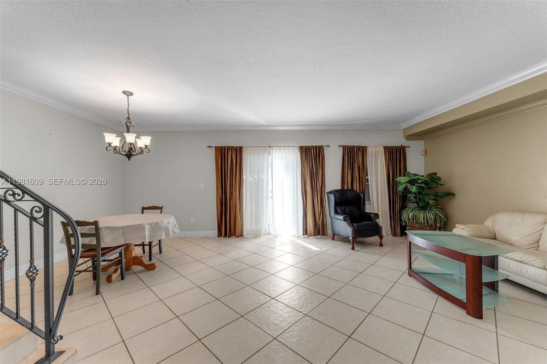 For Sale: $450,000 (4 beds, 3 baths, 1934 Square Feet)