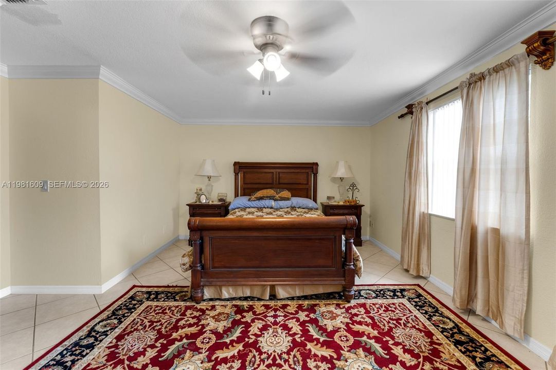 For Sale: $450,000 (4 beds, 3 baths, 1934 Square Feet)