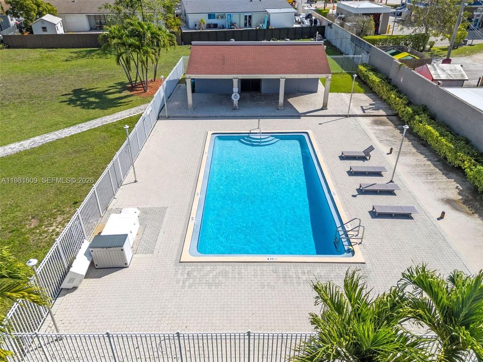 For Sale: $450,000 (4 beds, 3 baths, 1934 Square Feet)