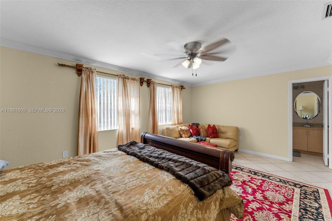 For Sale: $450,000 (4 beds, 3 baths, 1934 Square Feet)