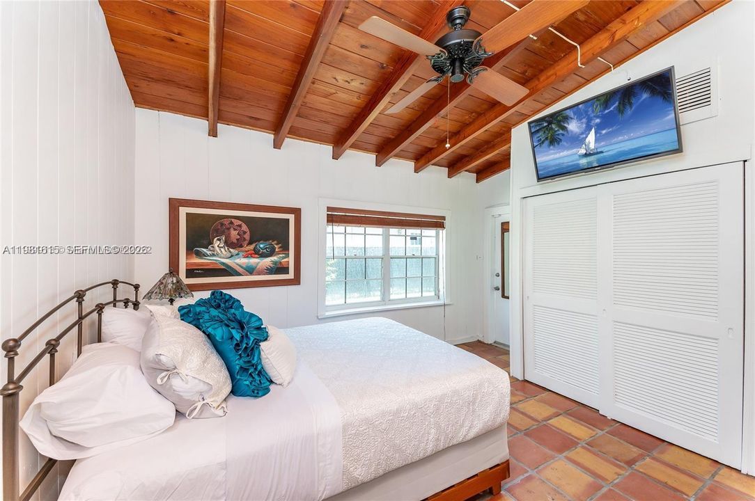 Recientemente alquilado: $9,500 (4 camas, 3 baños, 2360 Pies cuadrados)
