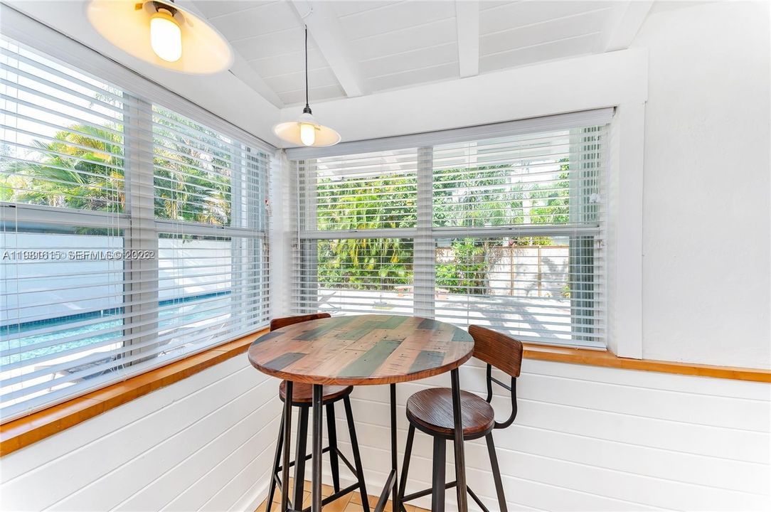 Recientemente alquilado: $9,500 (4 camas, 3 baños, 2360 Pies cuadrados)