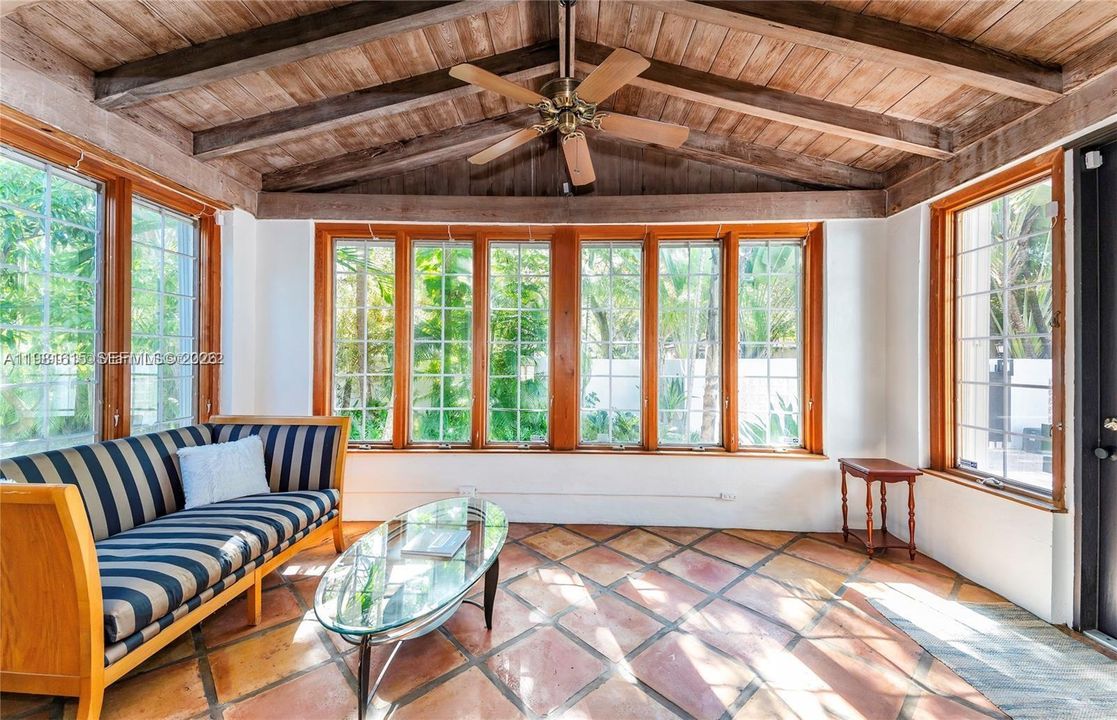 Recientemente alquilado: $9,500 (4 camas, 3 baños, 2360 Pies cuadrados)