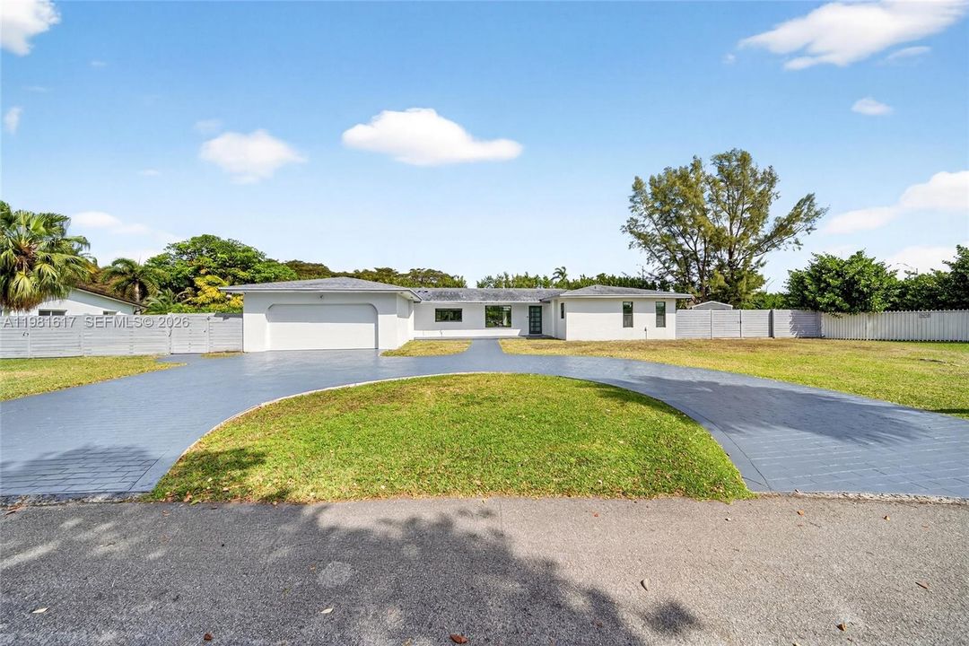 For Sale: $1,795,000 (6 beds, 4 baths, 2417 Square Feet)