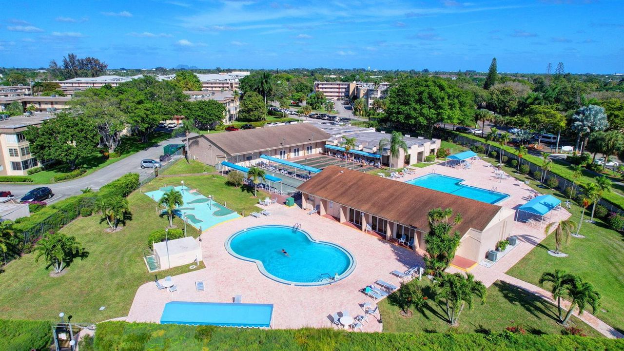 40-web-or-mls-Lakeside Village Palm Spri