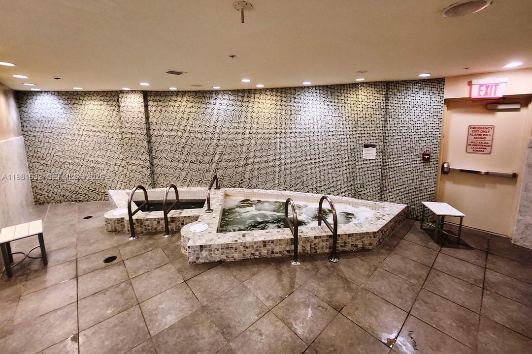 En Venta: $275,000 (0 camas, 1 baños, 560 Pies cuadrados)