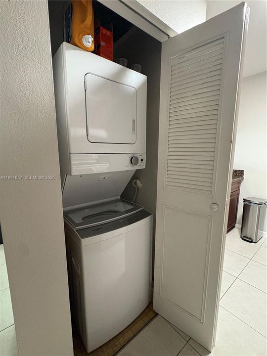 Activo con contrato: $1,875 (2 camas, 2 baños, 768 Pies cuadrados)
