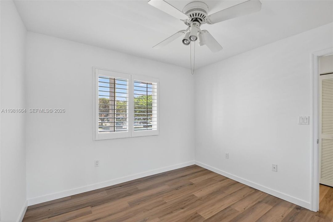 For Sale: $325,000 (2 beds, 2 baths, 1130 Square Feet)