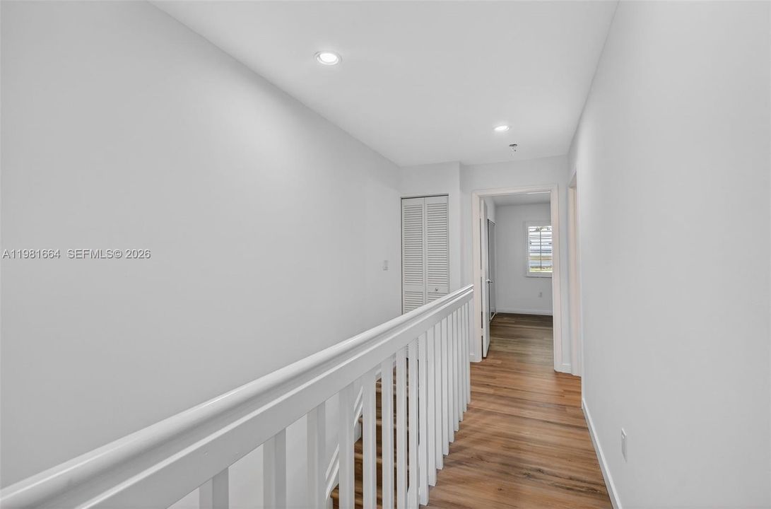 For Sale: $325,000 (2 beds, 2 baths, 1130 Square Feet)