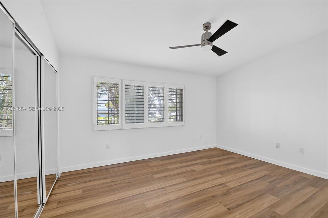 For Sale: $325,000 (2 beds, 2 baths, 1130 Square Feet)