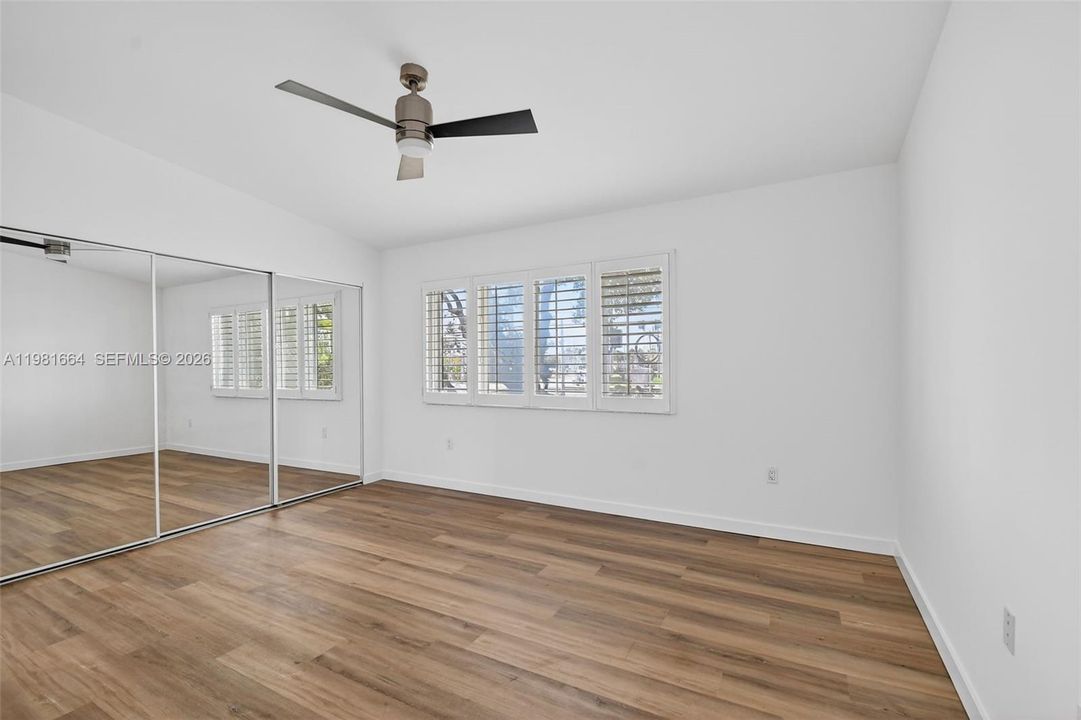 For Sale: $325,000 (2 beds, 2 baths, 1130 Square Feet)