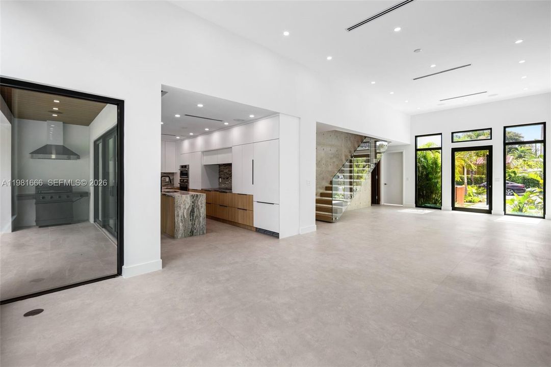 For Sale: $2,350,000 (5 beds, 5 baths, 2690 Square Feet)