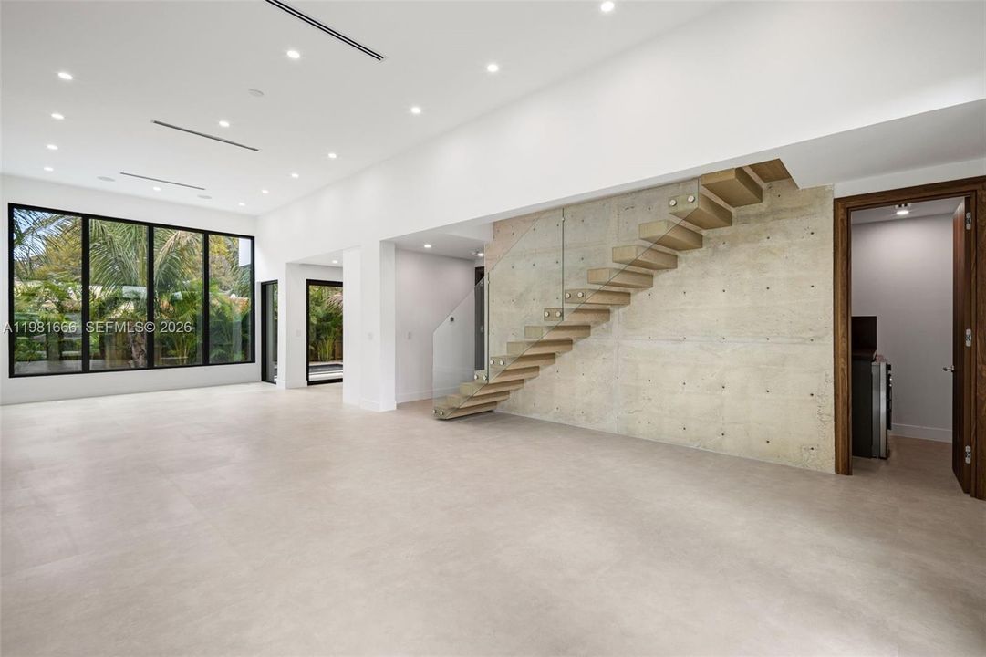 For Sale: $2,350,000 (5 beds, 5 baths, 2690 Square Feet)