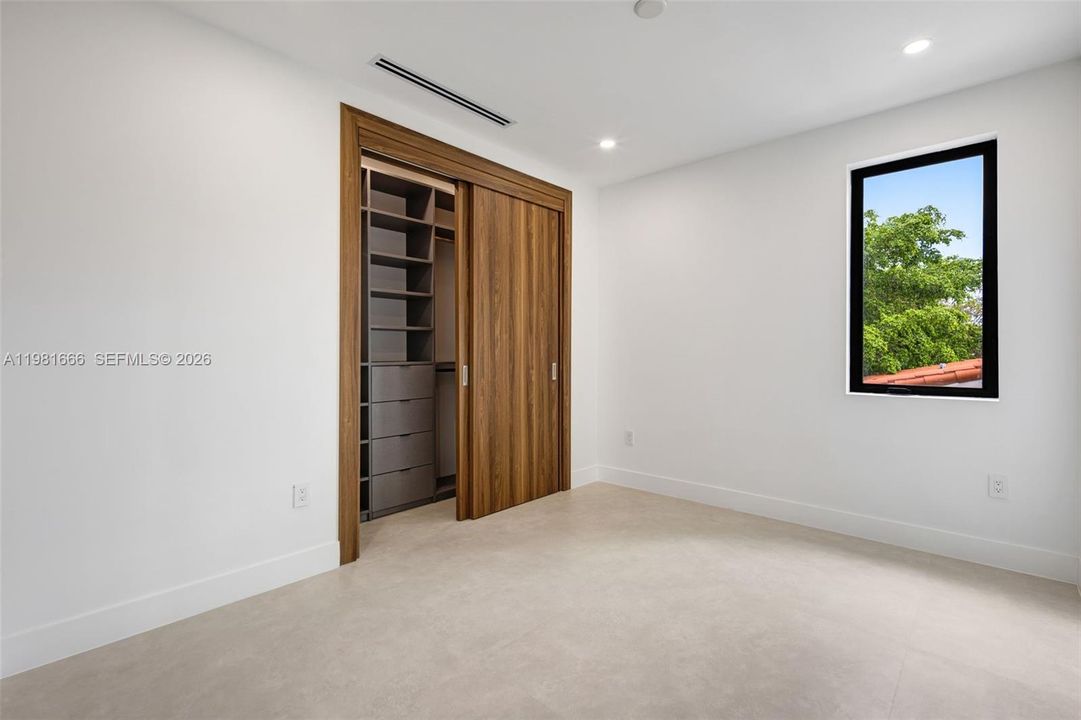 For Sale: $2,350,000 (5 beds, 5 baths, 2690 Square Feet)