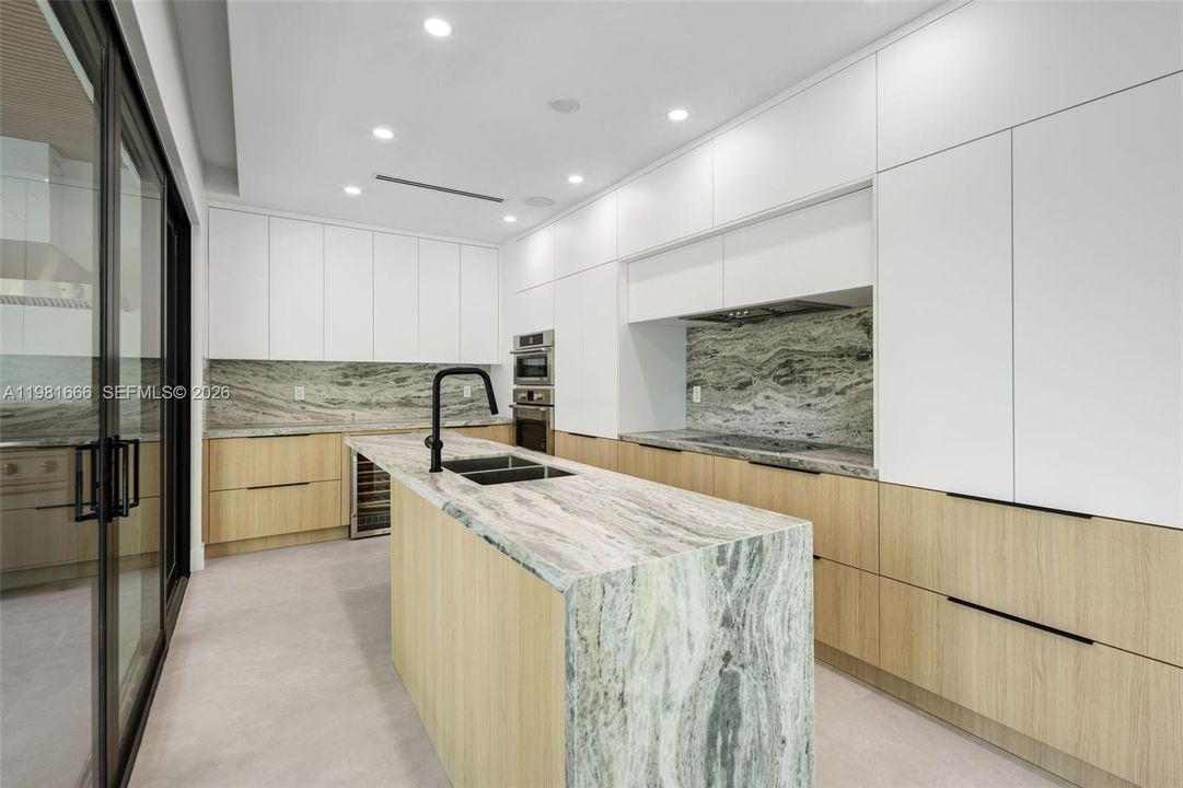 For Sale: $2,350,000 (5 beds, 5 baths, 2690 Square Feet)