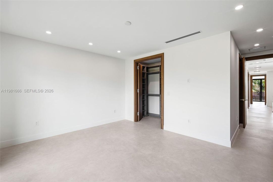 For Sale: $2,350,000 (5 beds, 5 baths, 2690 Square Feet)
