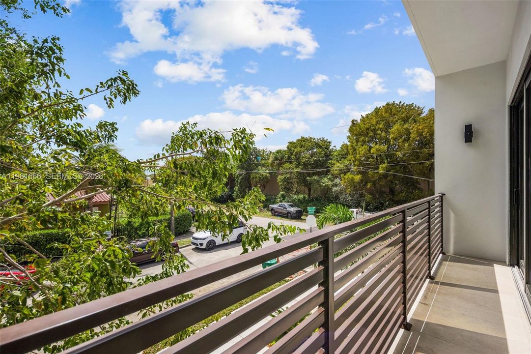 For Sale: $2,350,000 (5 beds, 5 baths, 2690 Square Feet)