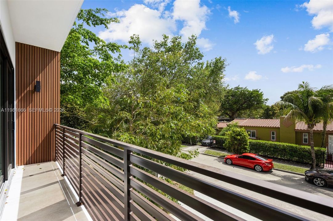For Sale: $2,350,000 (5 beds, 5 baths, 2690 Square Feet)