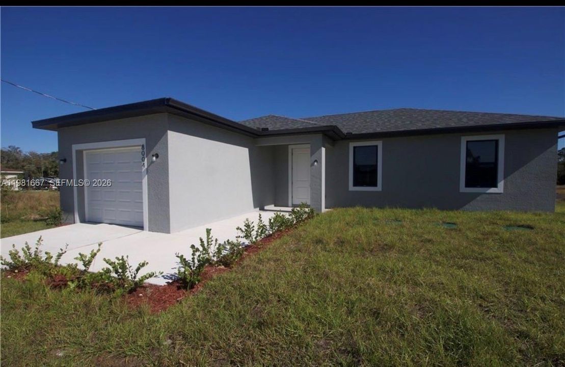 For Rent: $2,000 (3 beds, 2 baths, 1292 Square Feet)